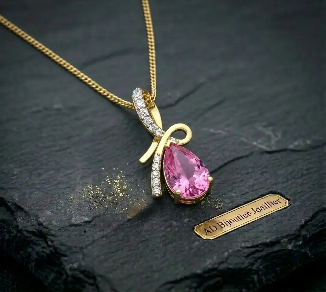 Pendentif goutte en or et pierre rose